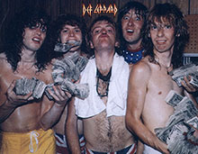  Def Leppard.   ? 